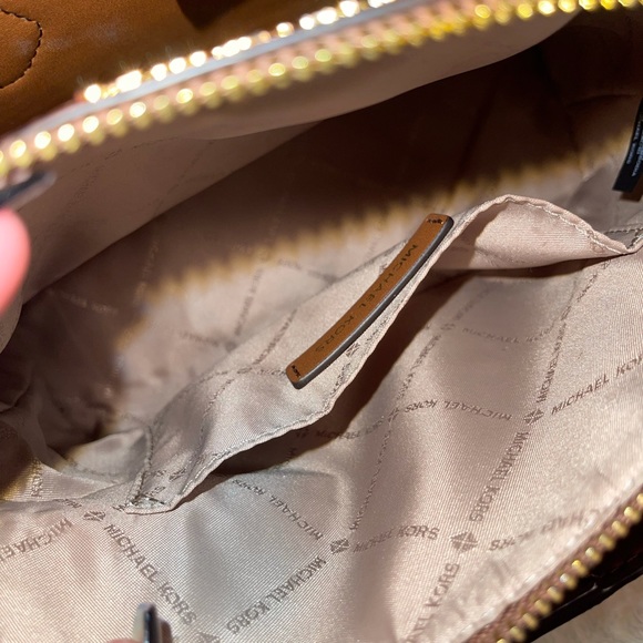 MK Daria 2-in-1 Crossbody Purse - Picture 5 of 7